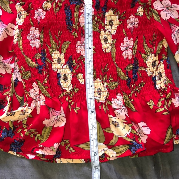 DONATING SOON Heart & Hip floral half sleeve crop top - Picture 7 of 8